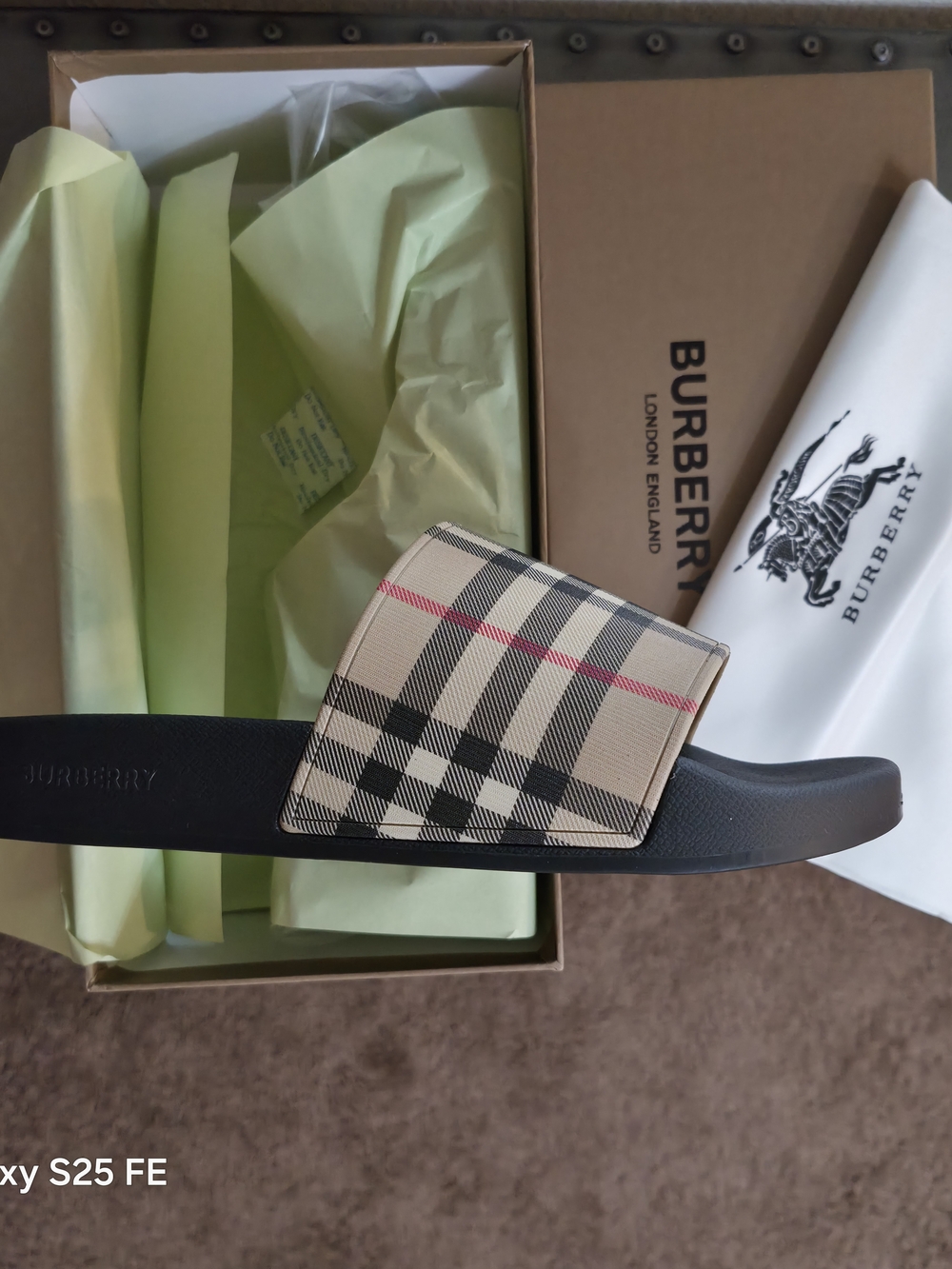 Burberry Mens/Womens Slides Size Europe 41, M8, W10 Brand New